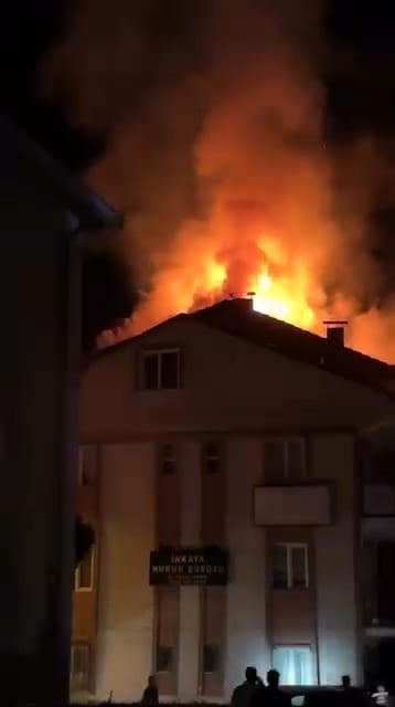 Bursa’da çatı katında çıkan yangın korkuttu