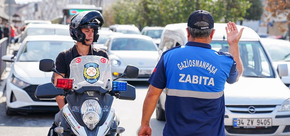 Gaziosmanpaşa’da zabıta ekipleri okul önlerinde görev başında