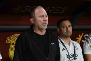 Trendyol Süper Lig: Göztepe: 2 - Beşiktaş: 0 (İlk yarı)