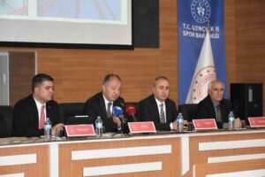 Çakmur; "Yeni stat projesi hız kesmeden sürüyor"