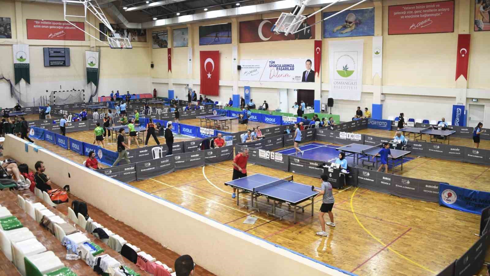 Osmangazi Belediyesi, masa tenisine ev sahipliği yaptı