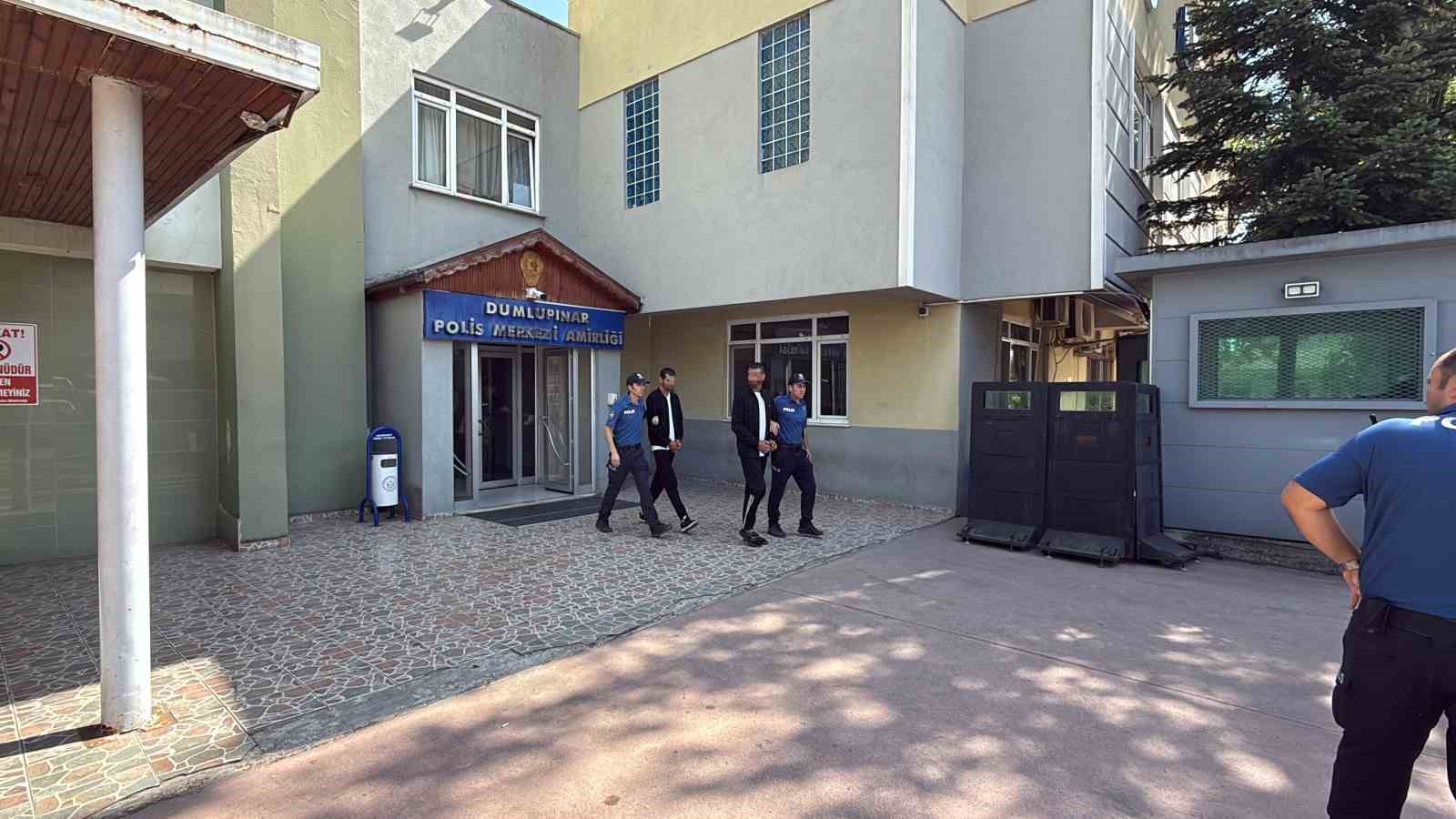 Sakarya’da 2 çocuğun yaralandığı, 4 evin yakıldığı kavgayla ilgili 4 şüpheli tutuklandı