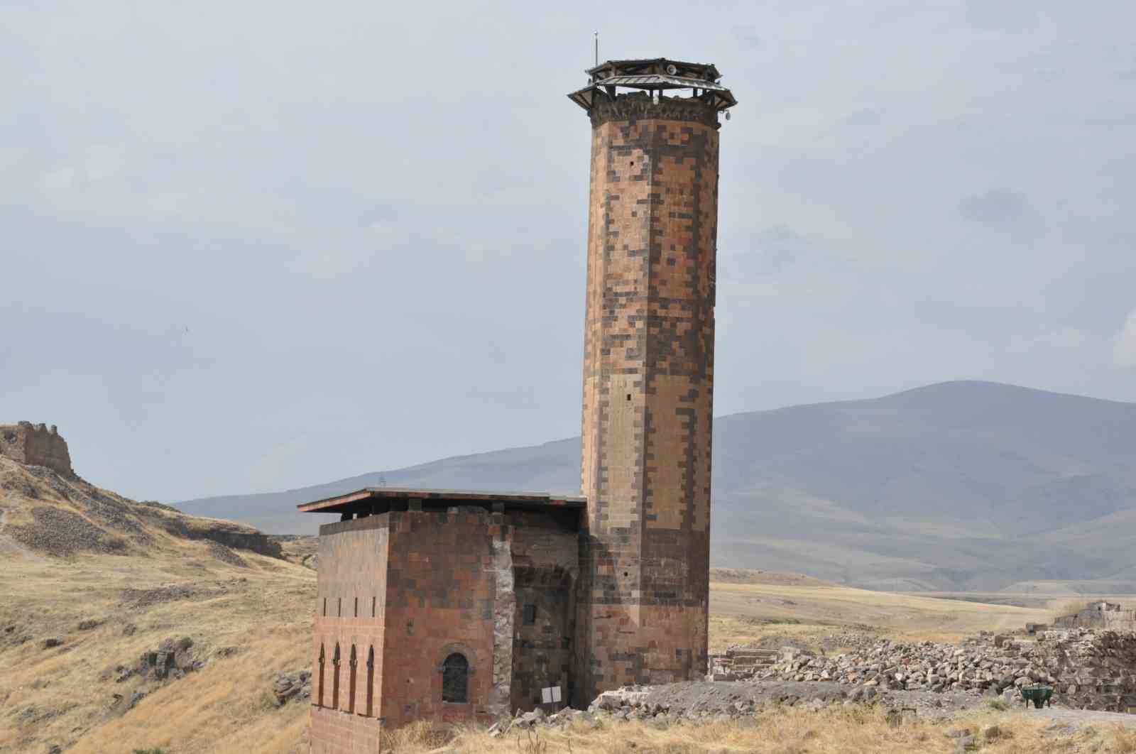 Anadolu’nun ilk Türk camisi Kars’ta: Ebul Menuçehr Camii