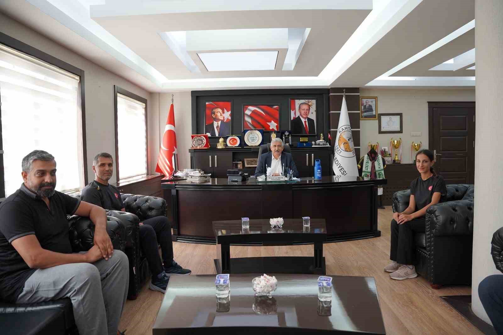 Kahta Belediye Başkanı Hallaç’tan spora tam destek