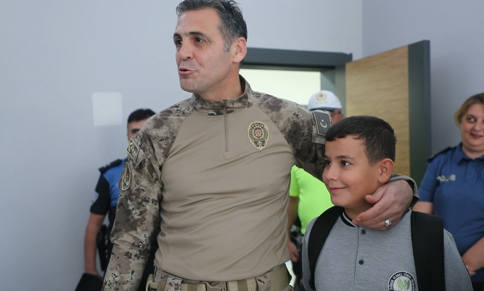 İl Emniyet Müdürü Aydın’dan vefa örneği: Şehit çocuklarını okullarına bıraktı