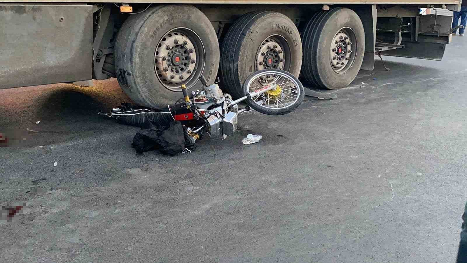 Mersin’de tır motosiklete çarptı: 1 ölü, 1 yaralı