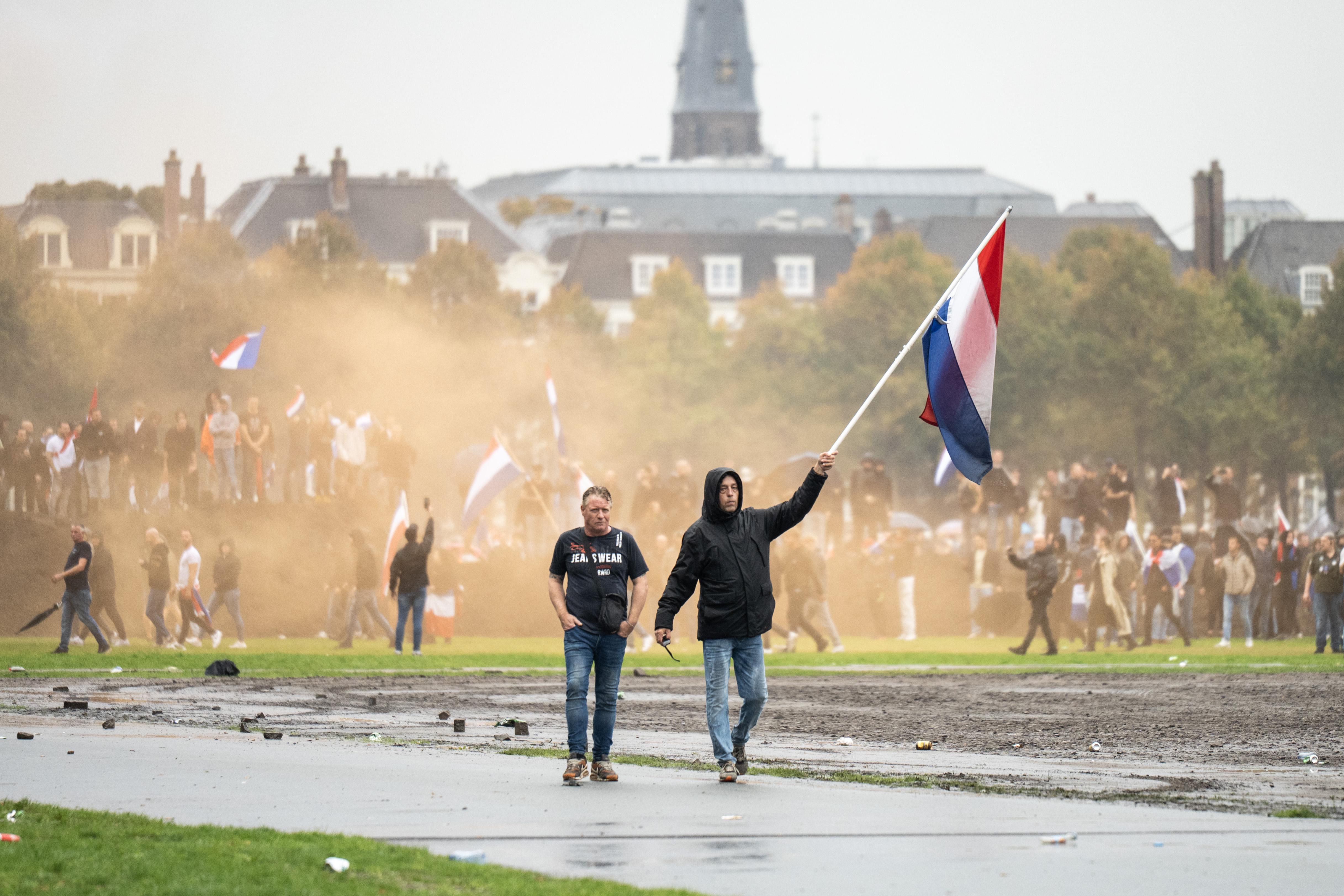Hollanda’da göçmenlik karşıtı gösterilerde protestocular polisle çatıştı
