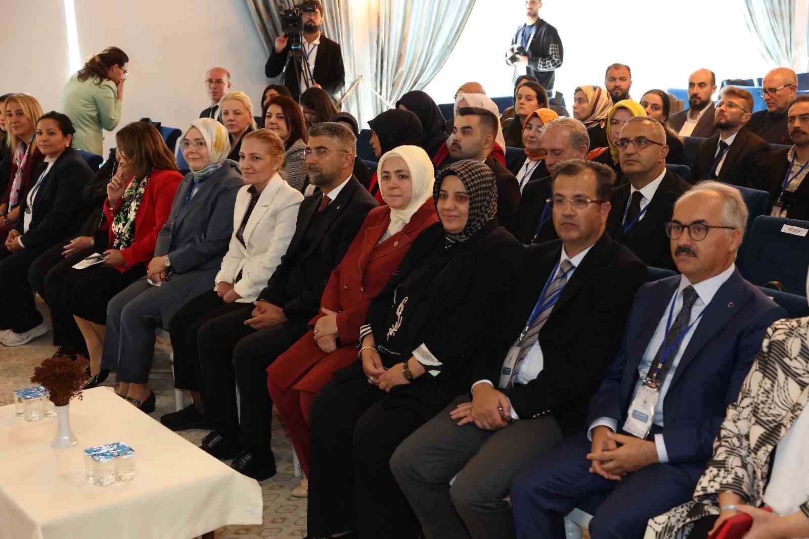 Erzurum’da aile çalıştayı  düzenlendi