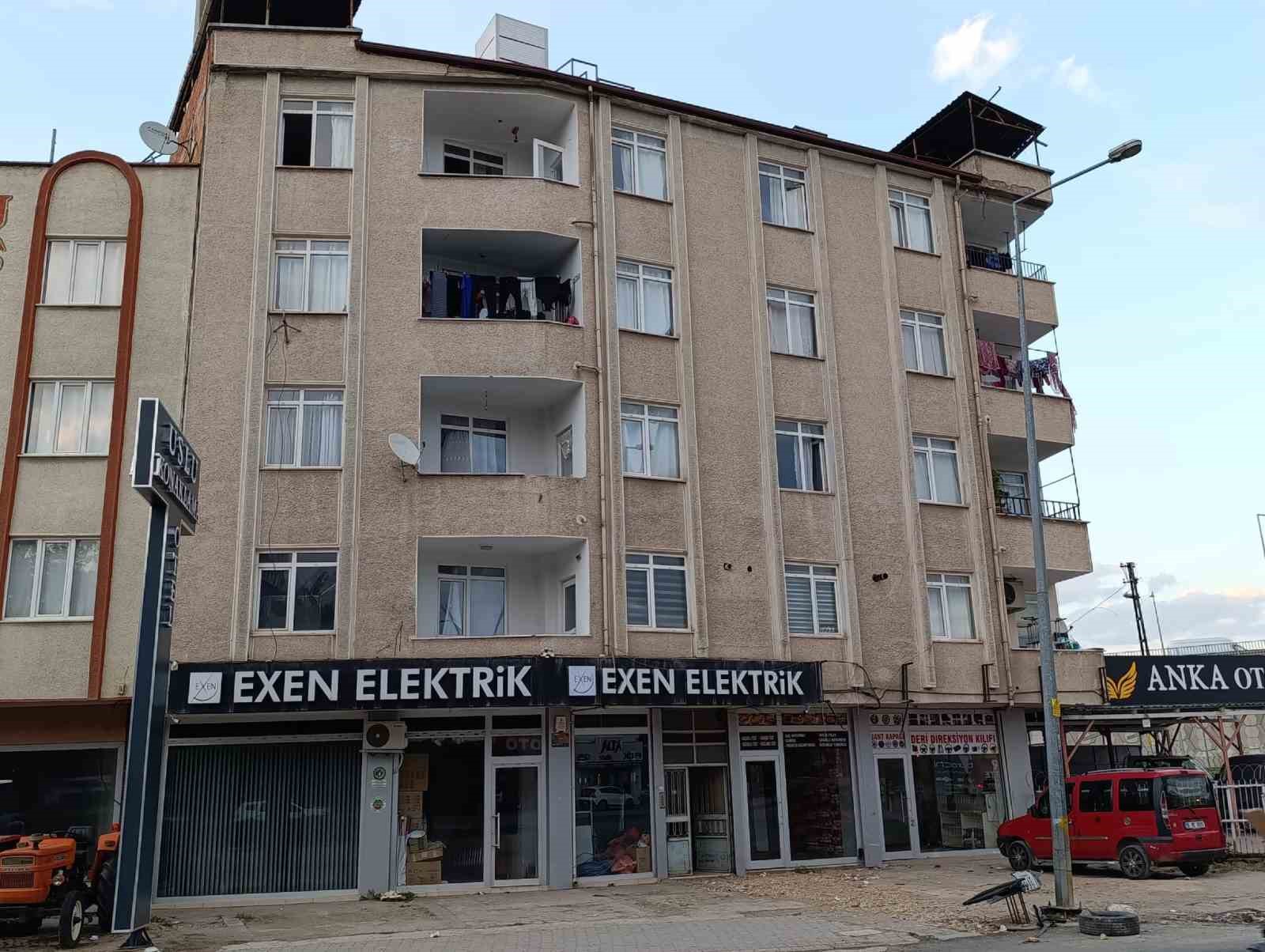 Bursa’da 3. kattan düşen çocuk ağır yaralandı