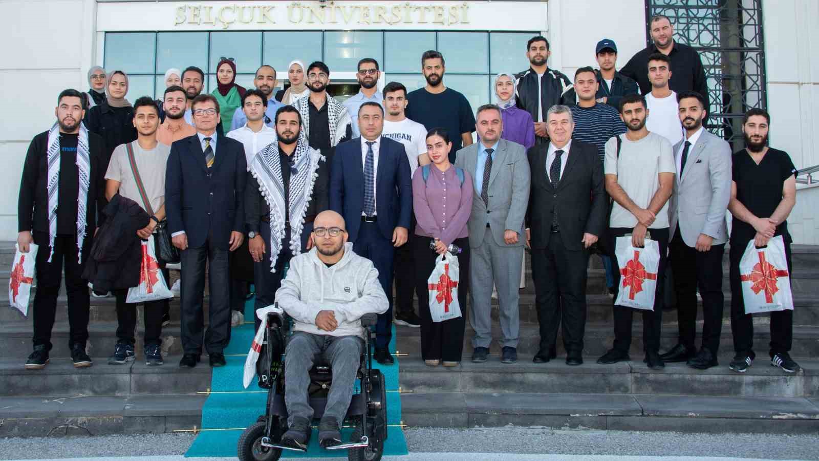 Selçuk Üniversitesi yönetimi Filistinli öğrencilerle buluştu