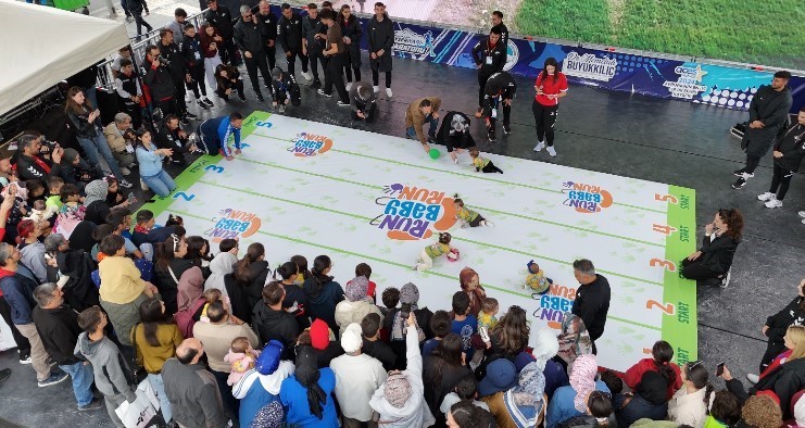 Bebekler ve çocuklar Uluslararası Kayseri Yarı Maratonu’na renk kattı