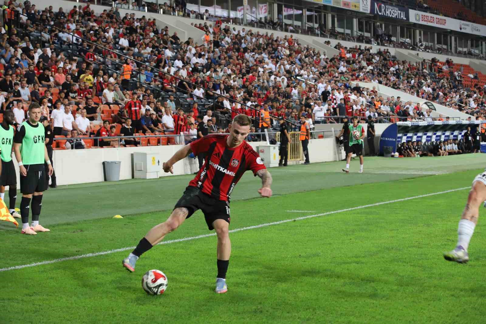 Trendyol Süper Lig: Gaziantep FK: 0 - Kocaelispor: 0 (İlk yarı)