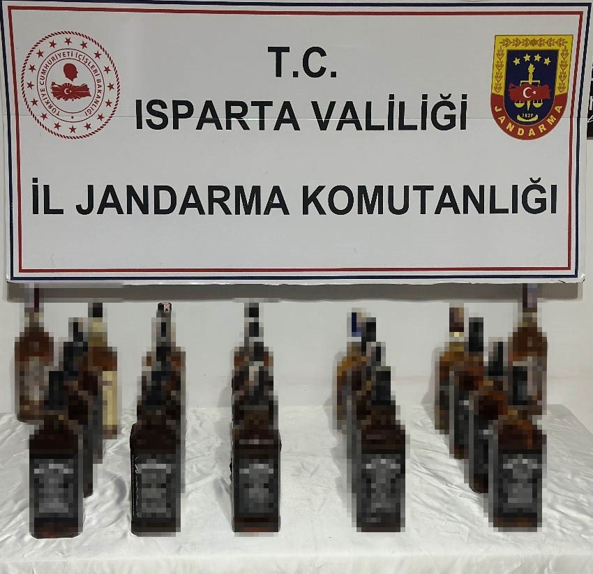 Isparta’da jandarmadan 3 farklı kaçakçılık operasyonunda 4 gözaltı