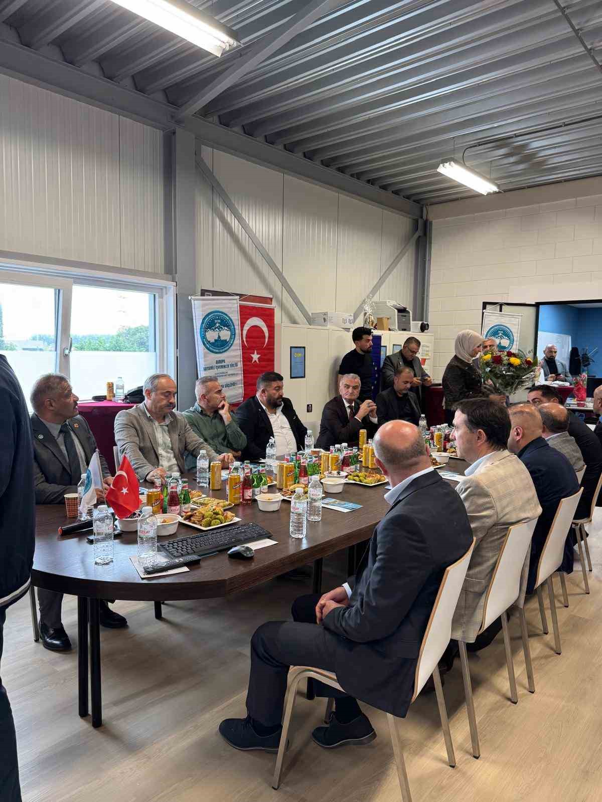 AKİB Hollanda Ofisini açtı
