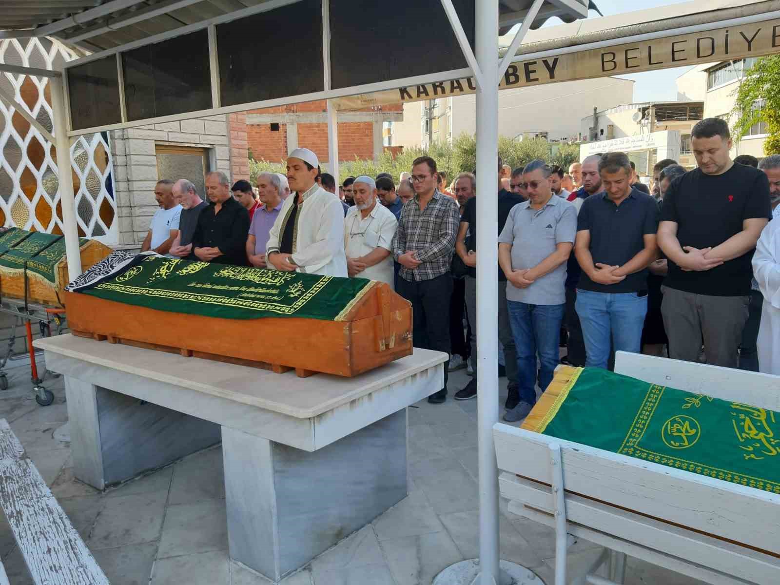 Yangında hayatını kaybeden 3 kişi gözyaşları arasında toprağa verildi