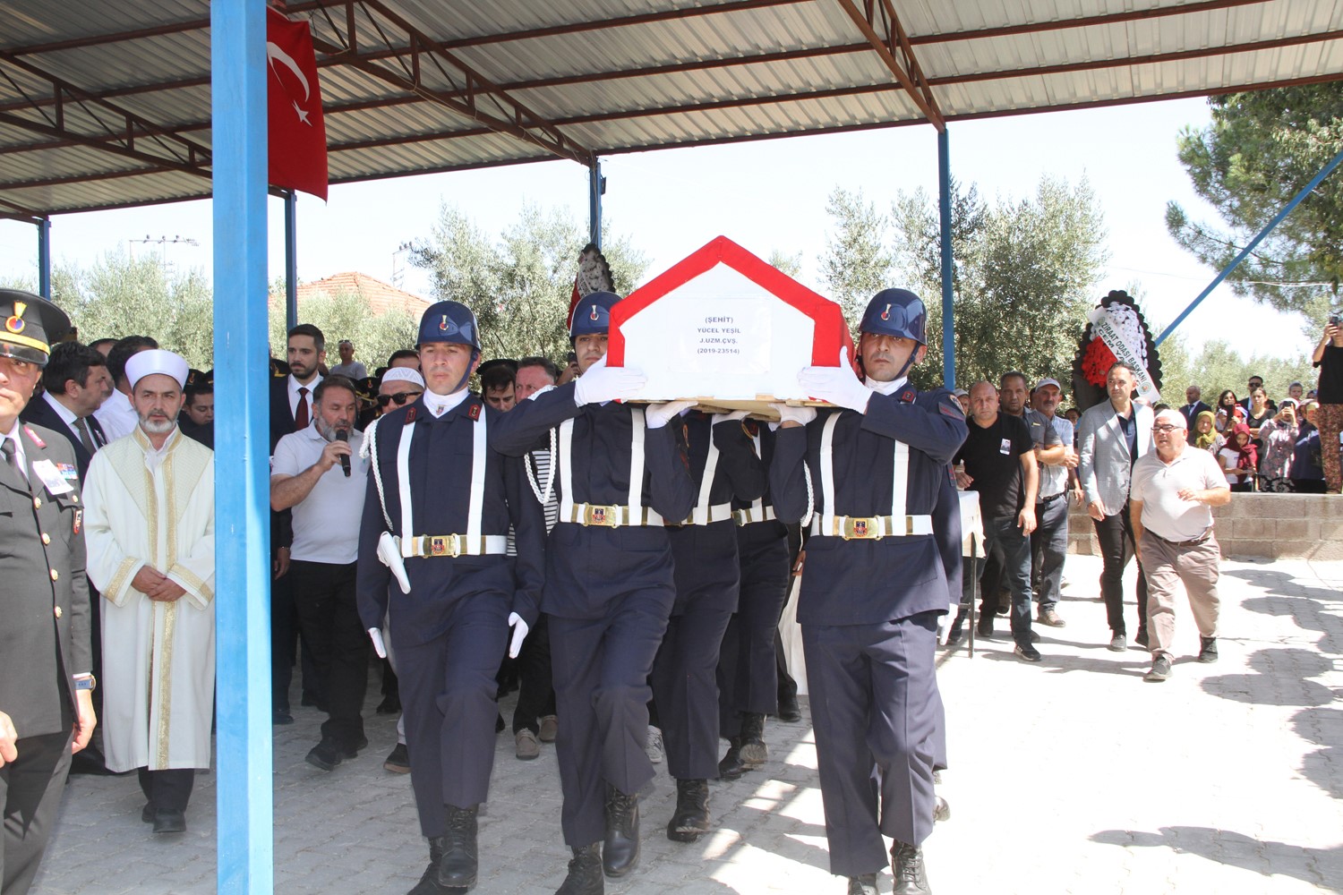 Manisa şehidini gözyaşlarıyla uğurladı