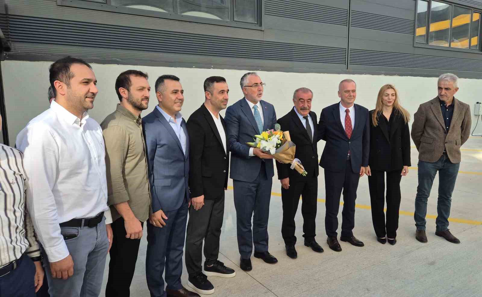 Çalışma ve Sosyal Güvenlik Bakanı Işıkhan’dan Silivri’de fabrika ziyareti