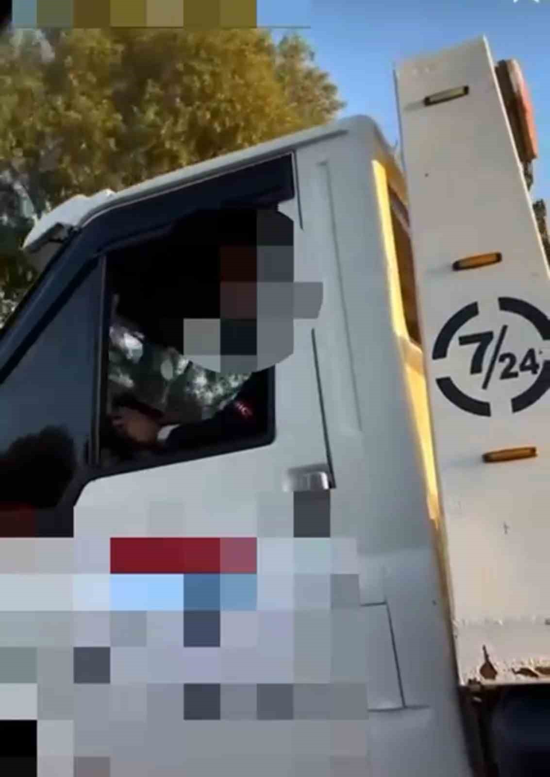 Düğün konvoyunda tehlike saçan çekici sürücüsüne 19 bin 527 TL para cezası
