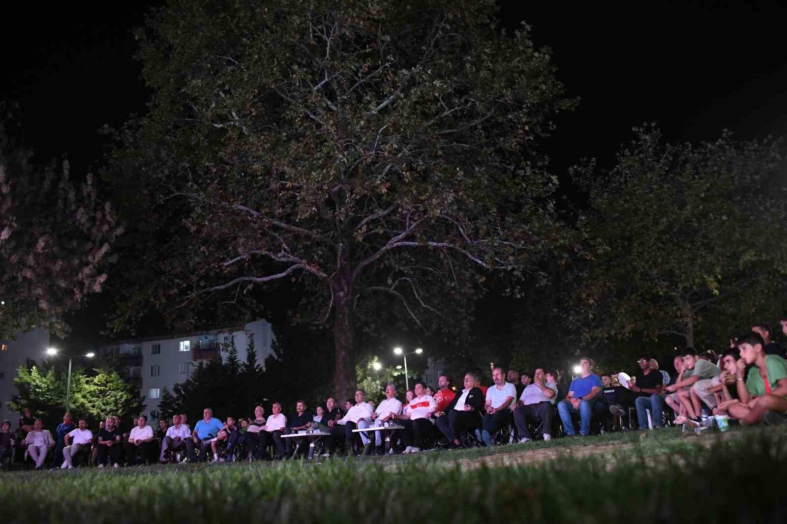 Osmangazi Belediyesi milli heyecanı meydanlara taşıdı