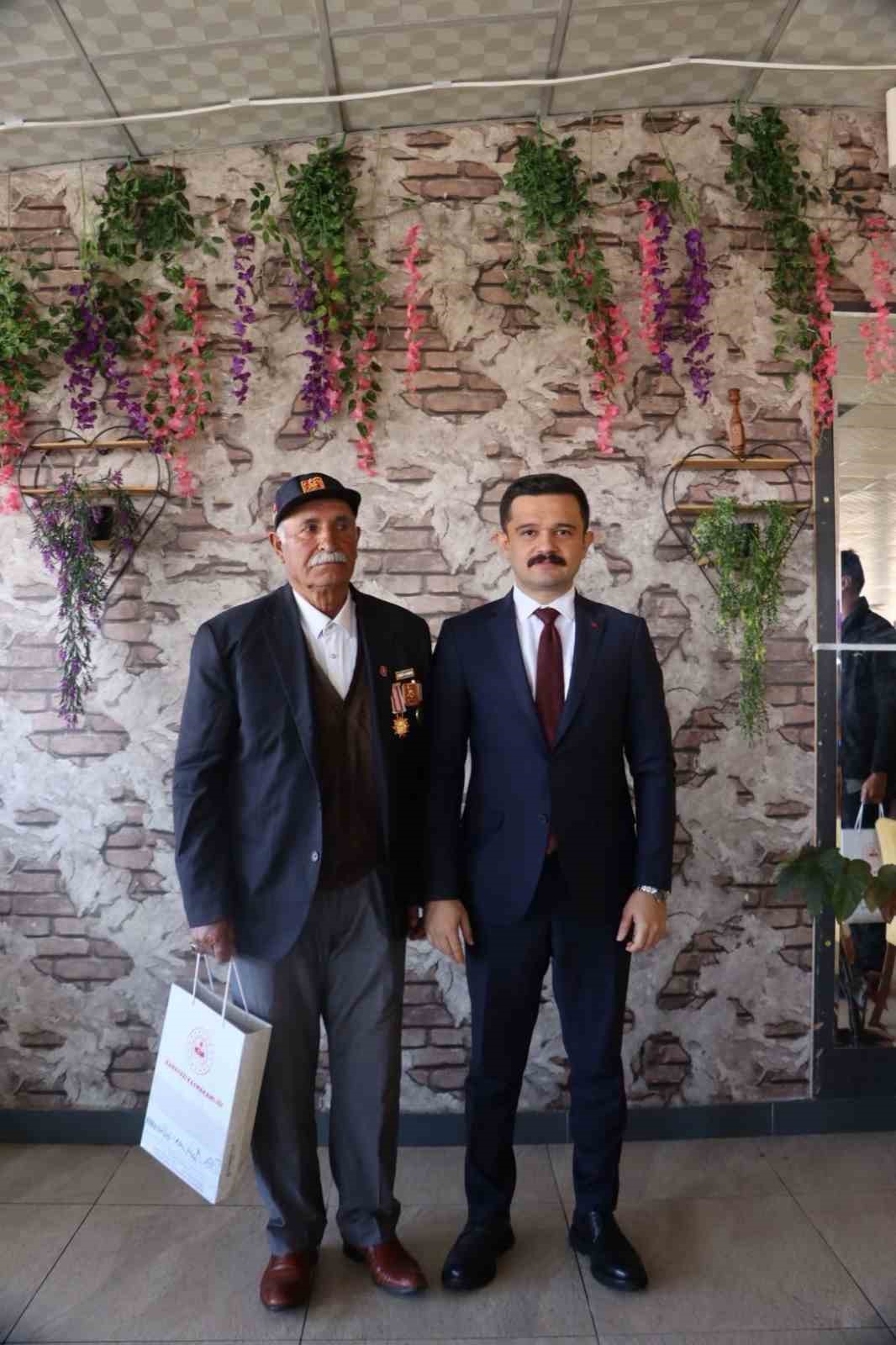 Karayazı’da gaziler günü kutlandı