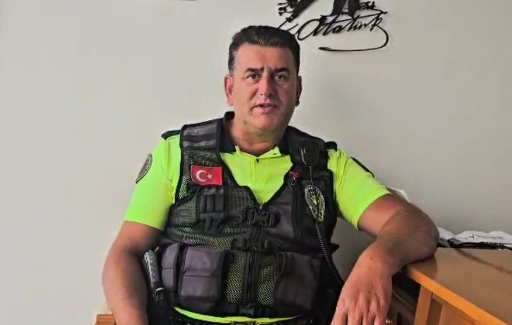 Karacabey Boğazı’nda batan teknedeki 3 kişiyi küreksiz kayıkla kurtaran kahraman trafik polisi o anları anlattı