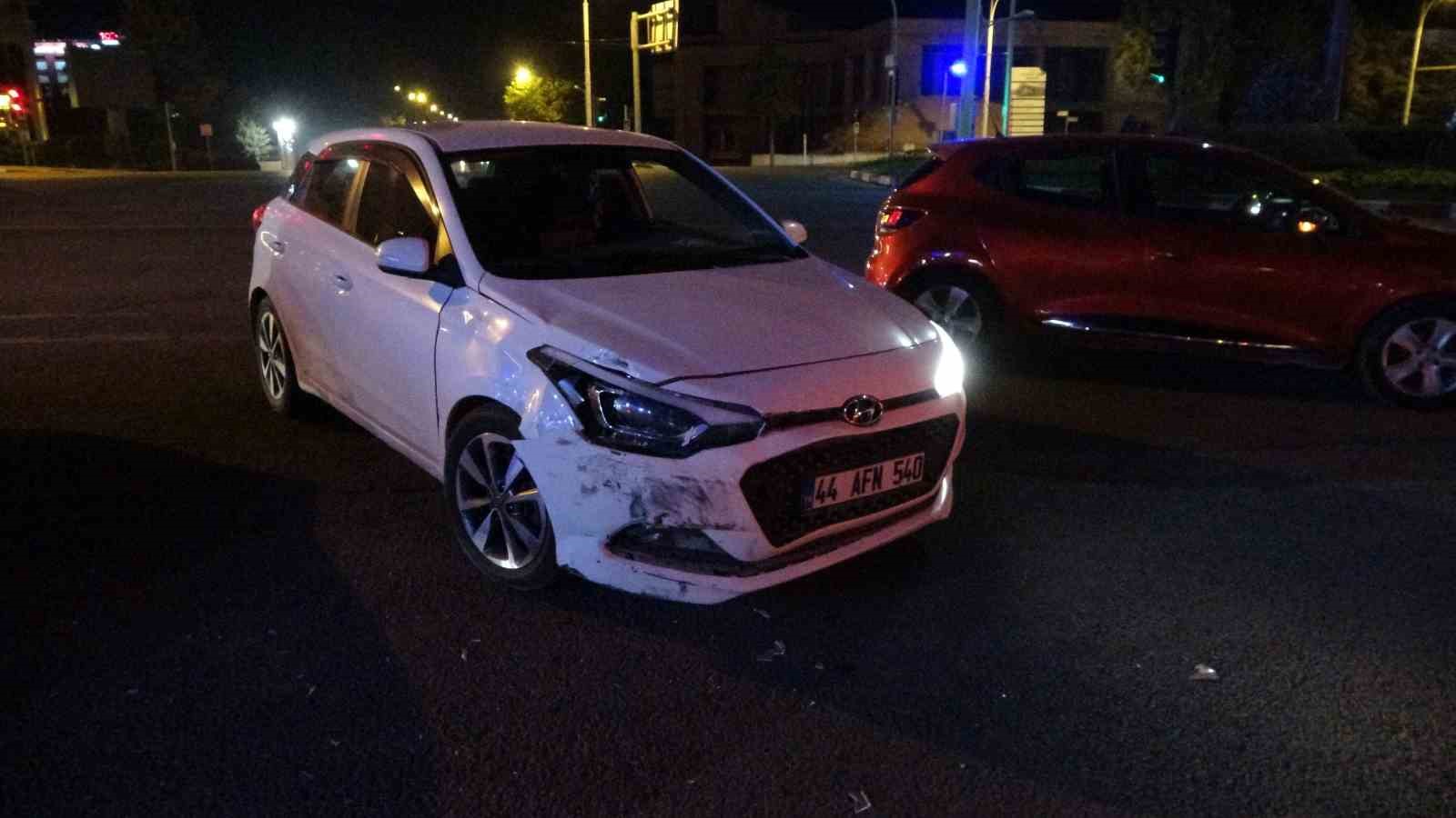 Malatya’da otomobil ile motosiklet çarpıştı: 2 yaralı