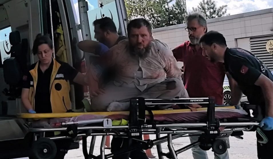 Minibüsün çarptığı yaya ağır yaralandı
