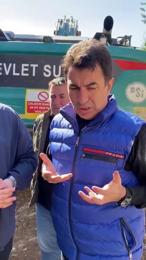 İspir’de heyelan krizi