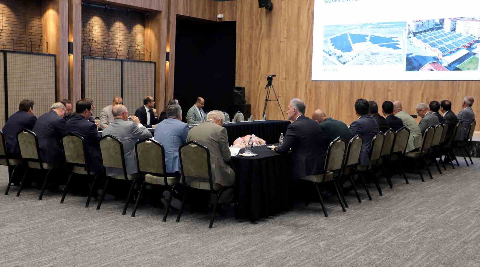 Başkan Kılca, Karatay’ın yatırımlarını Bursa heyetine anlattı