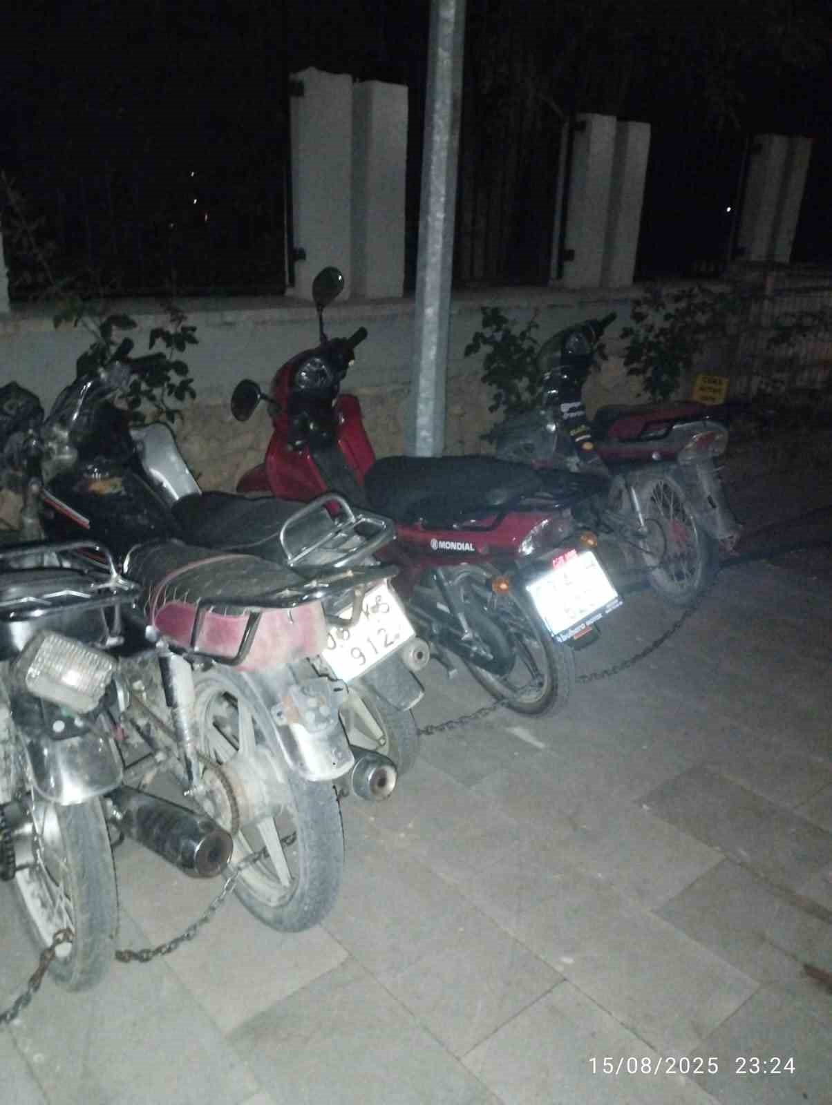 Bolvadin’de 20 motosiklet trafikten men edildi