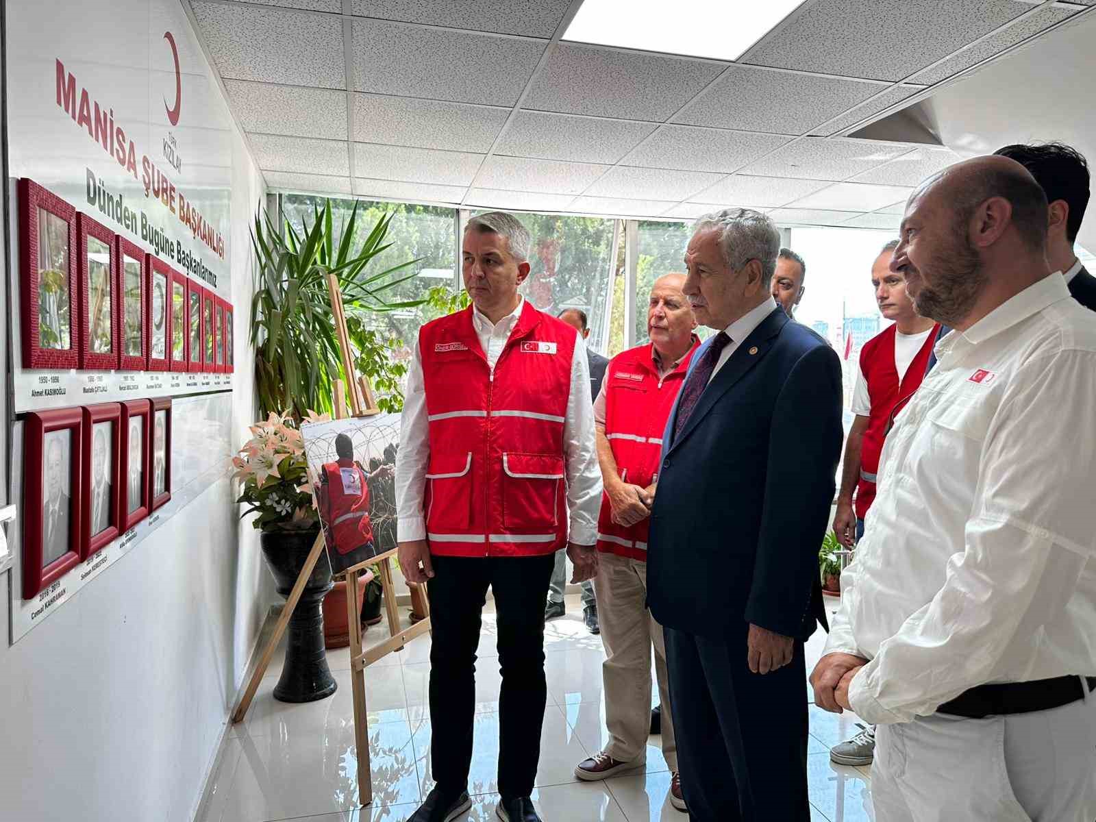 TBMM 22. Dönem Başkanı Bülent Arınç’tan Türk Kızılay’ına tebrik