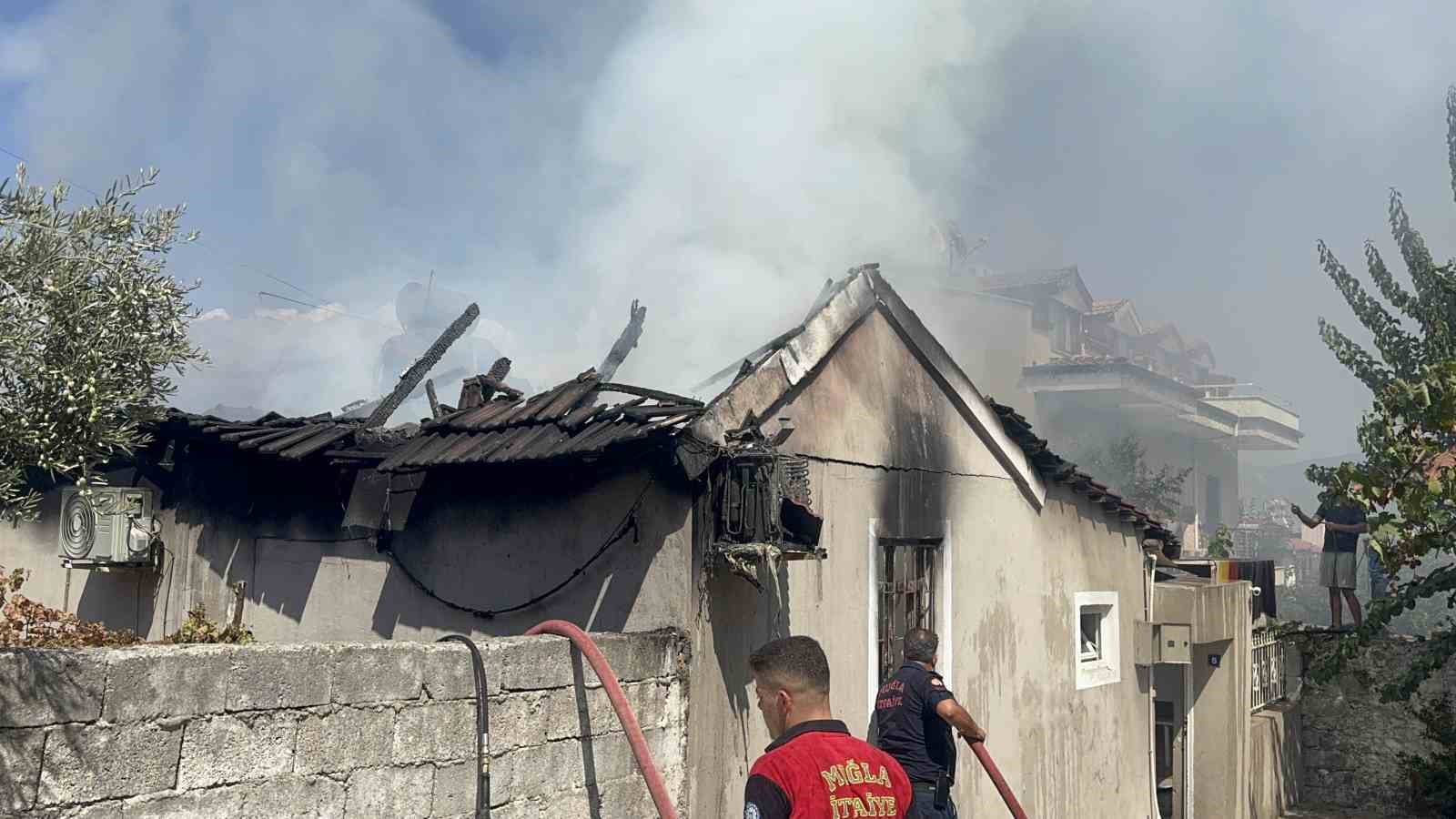 Fethiye’de ev yangını korkuttu