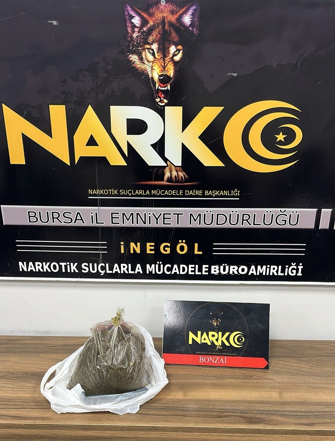 Uyuşturucu taciri kıskıvrak yakalandı