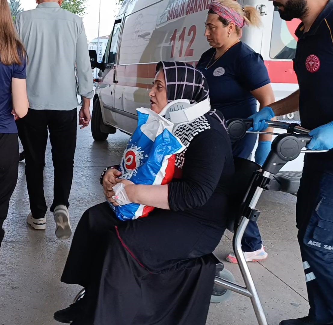 Bursa’da işci servisi ile yolcu minibüsü çarpıştı: 4 yaralı