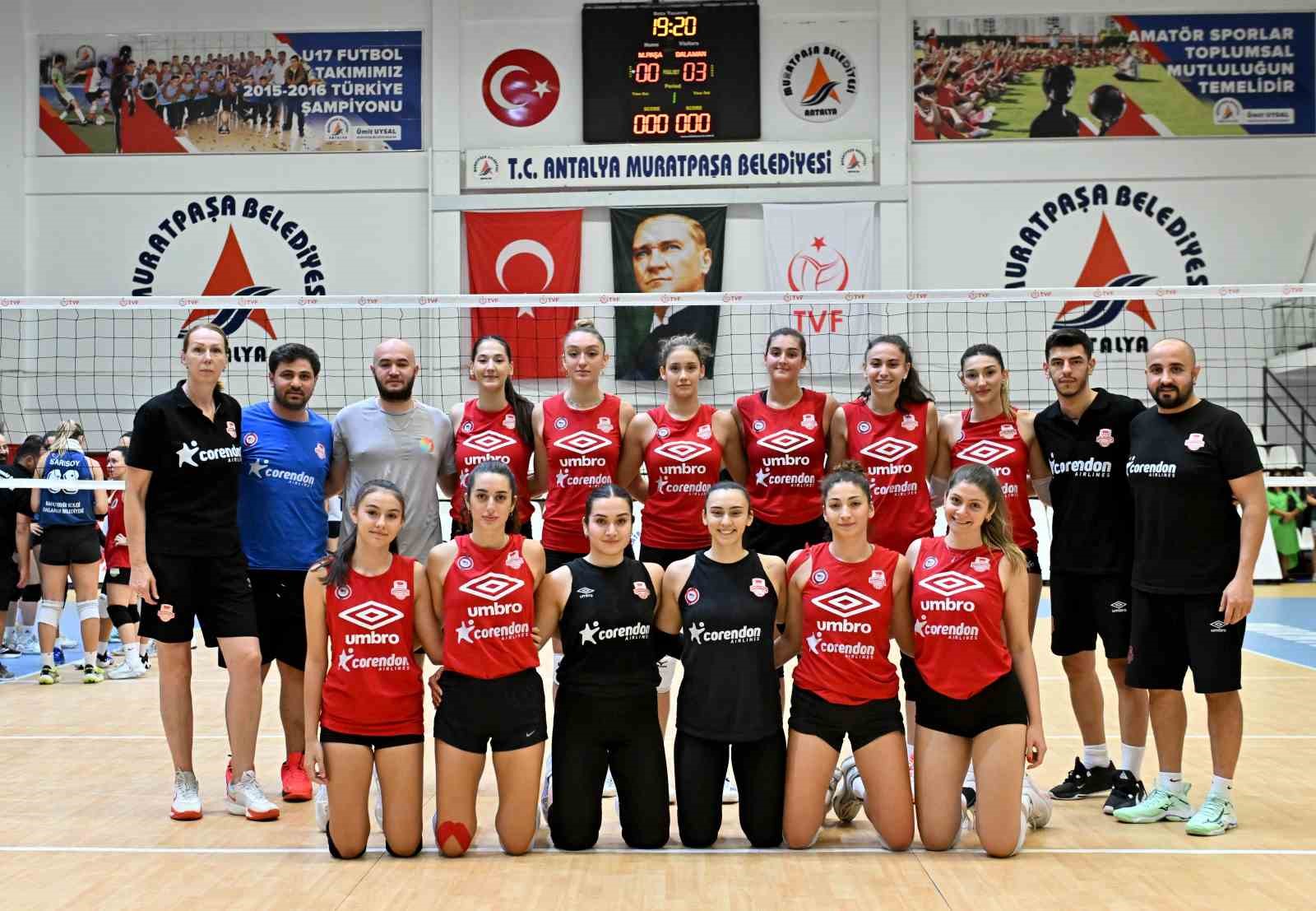 Muratpaşa, dostluk turnuvasına ev sahipliği yaptı