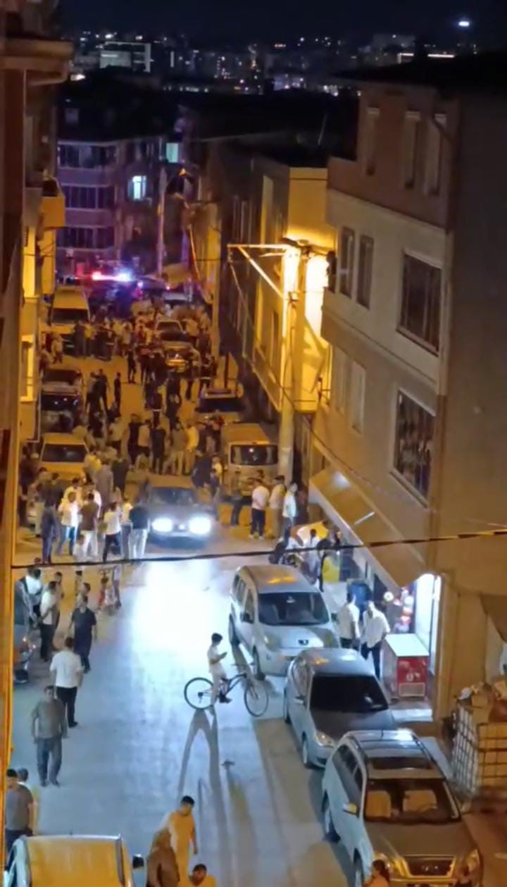 Bursa’da çocuk kavgasına aileler de karıştı: Sokak savaş alanına döndü
