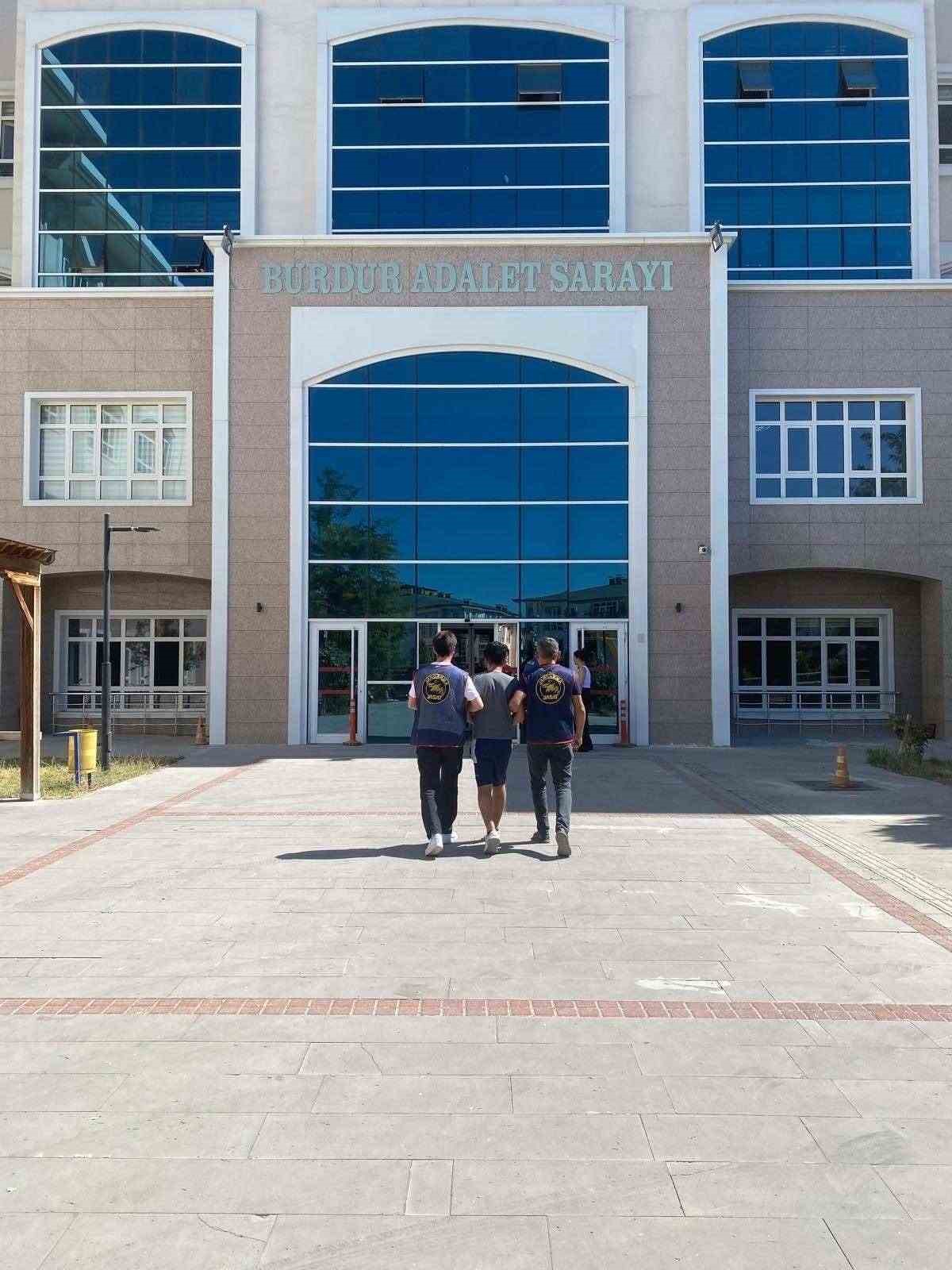 Burdur’da aranan 25 şahıs yakalandı