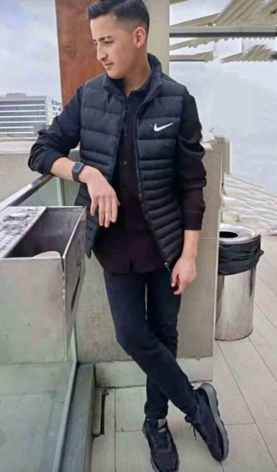 Kardeşinin düğünü için masa sandalye taşırken kaza geçiren genç hayatını kaybetti