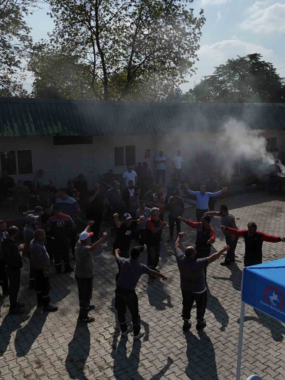 Temizlik personeli yeni döneme eğlenceli başladı