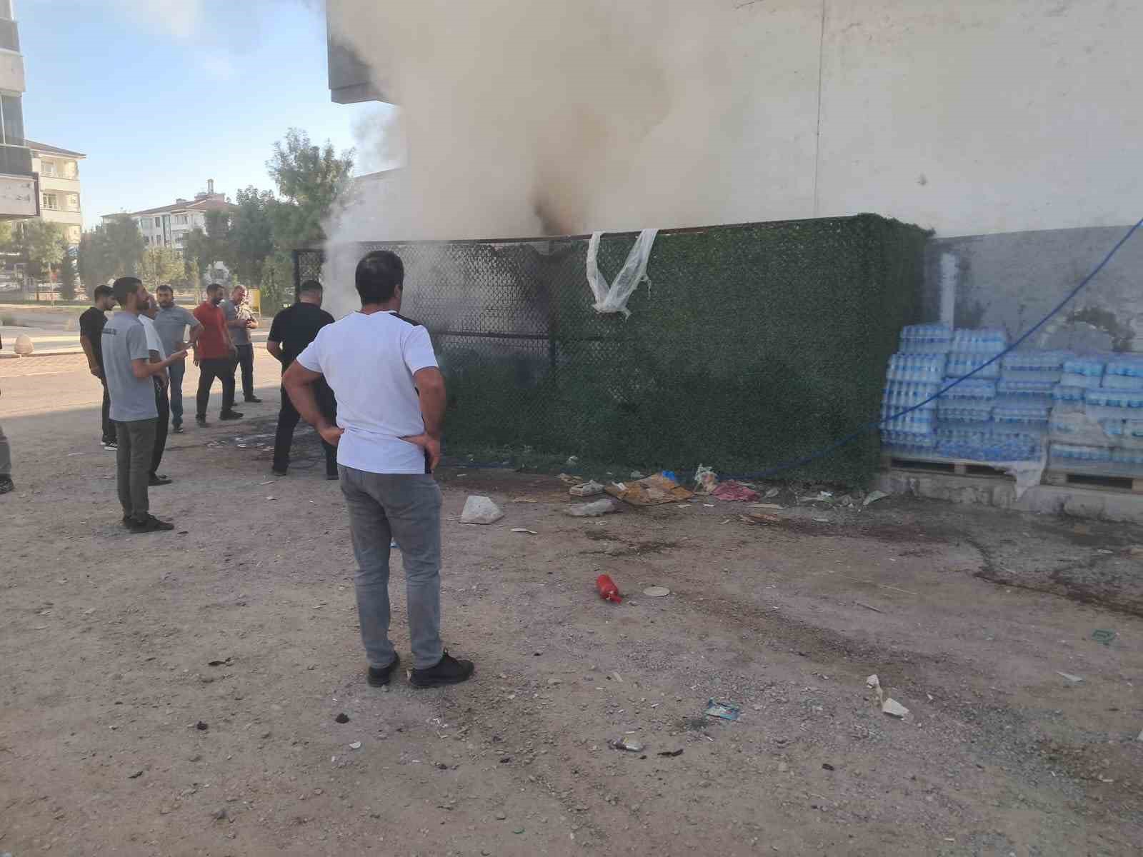 Elazığ’da depo yangını