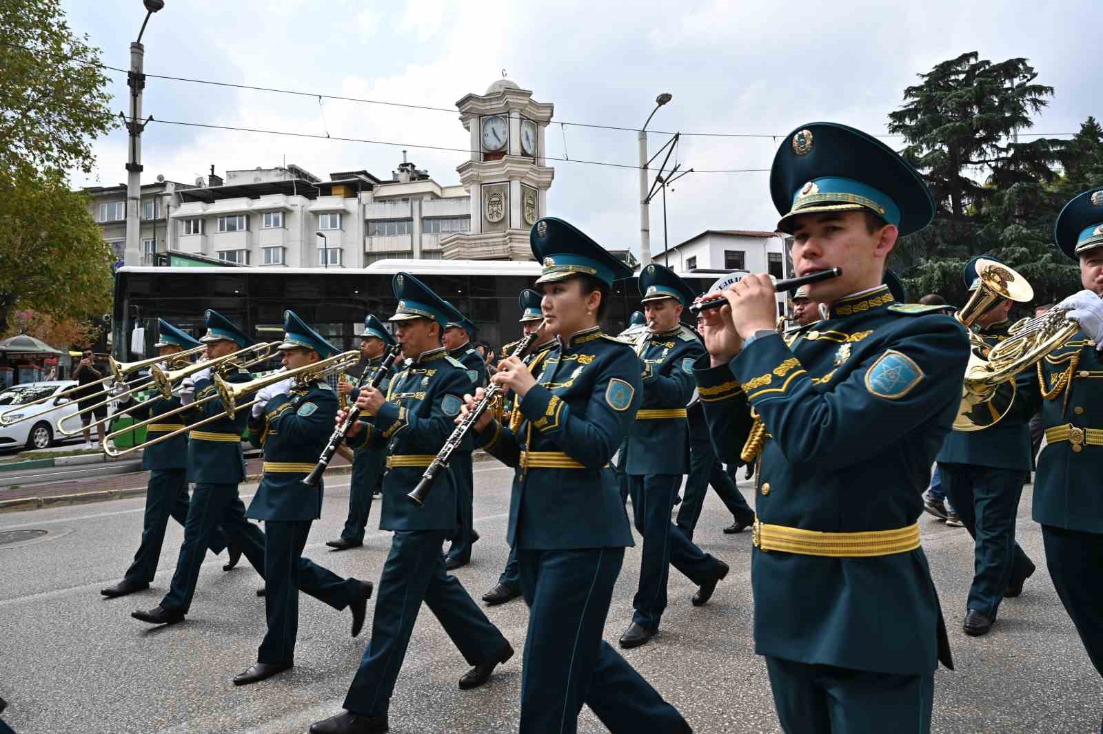 Bursa’da hem çok renkli hem çok sesli festival
