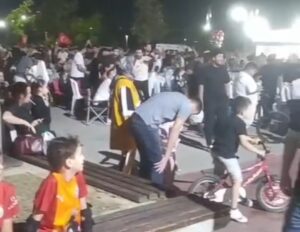 12 Dev Adam finale çıktı, Bursa’da çoşkulu kutlama
