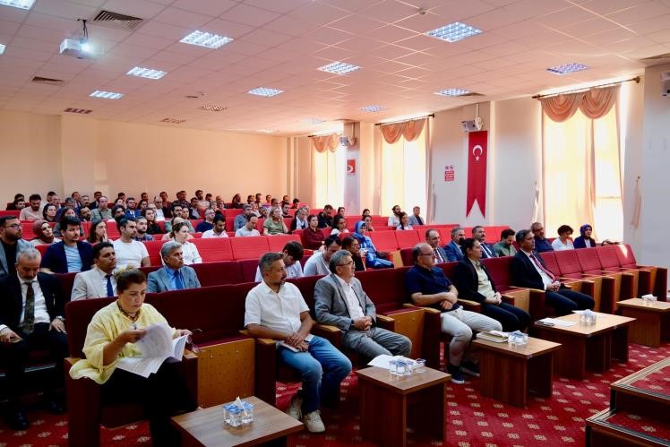 BŞEÜ’de Kurumsal Akreditasyon programı bilgilendirme sunumu düzenlendi