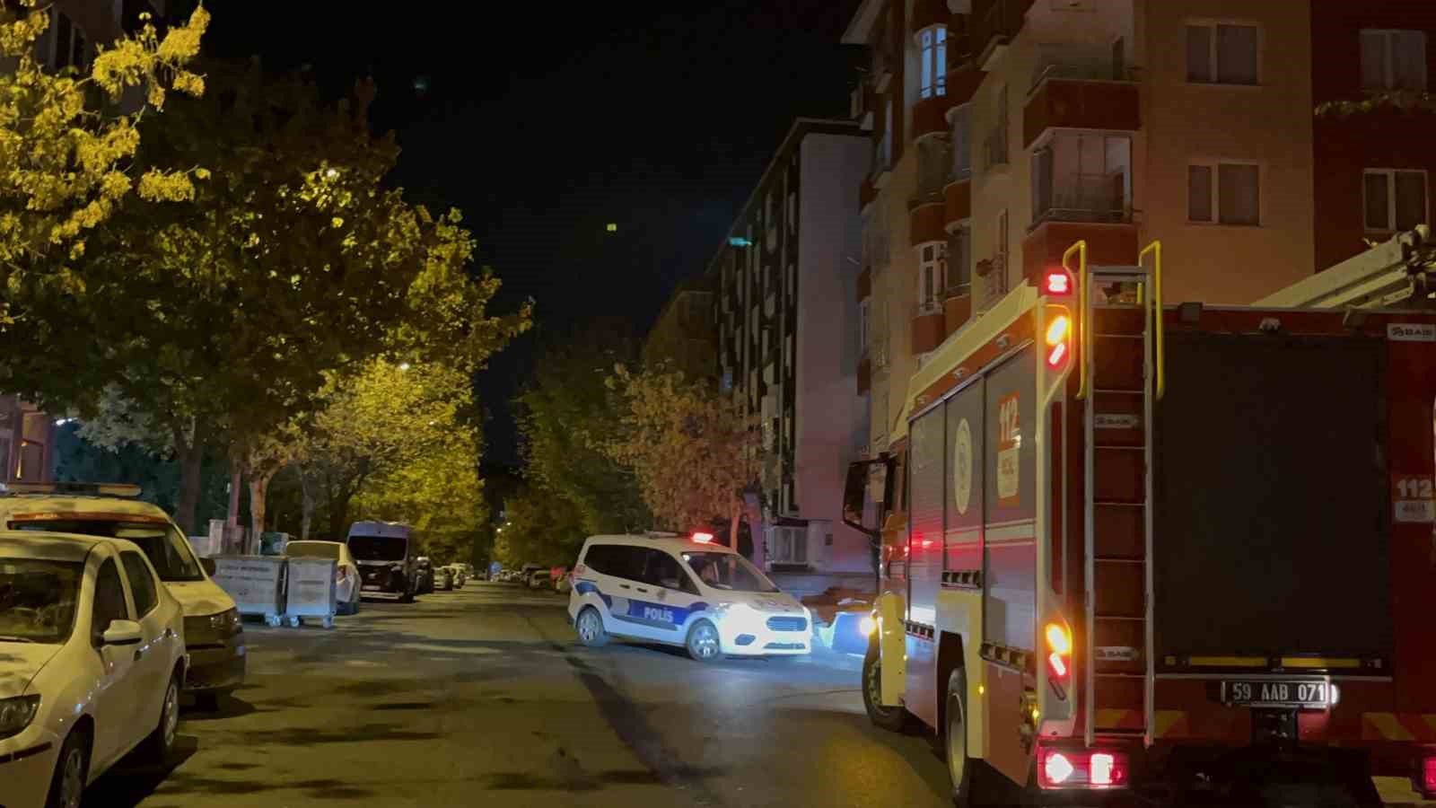 Apartmana yayılan gaz kokusu paniğe neden oldu