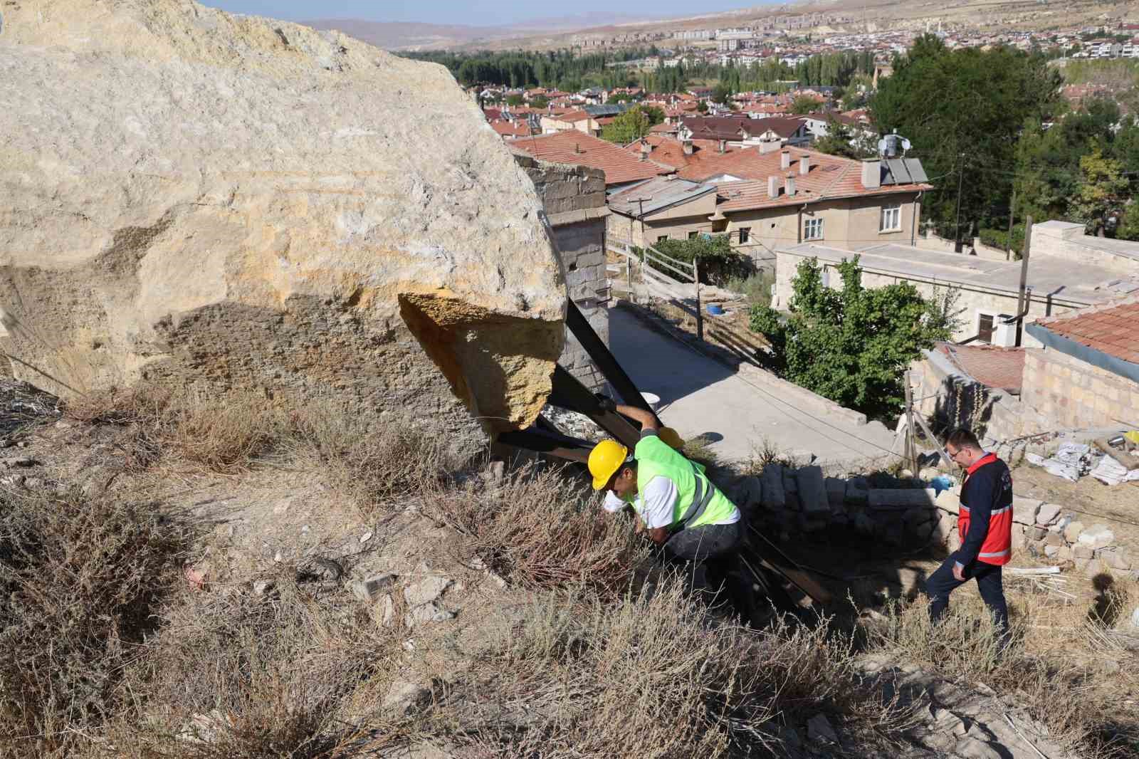 Kadıkalesi’nde temizlik çalışmaları başladı