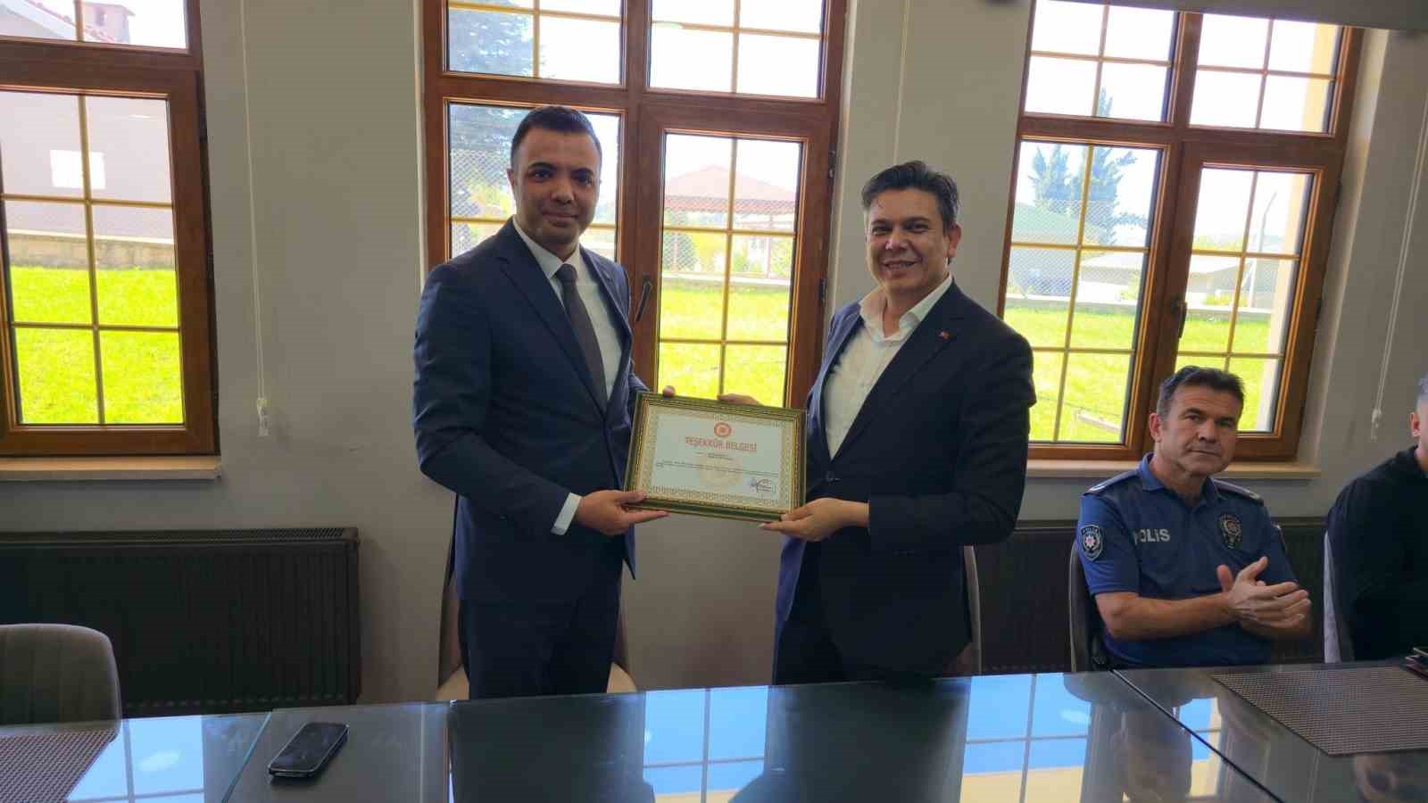 Söğüt’te şenlik görevlilerine teşekkür belgesi