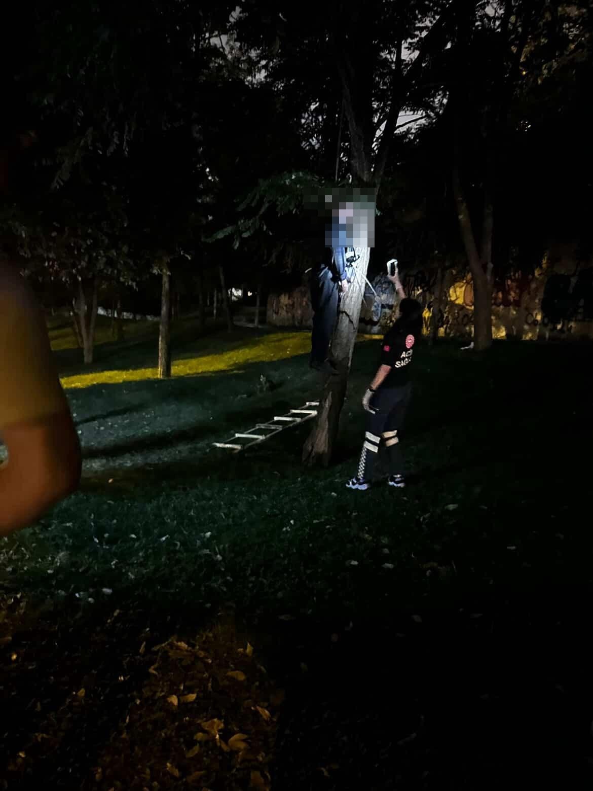 Ümraniye’de yaşlı adam ağaca asılı halde ölü bulundu