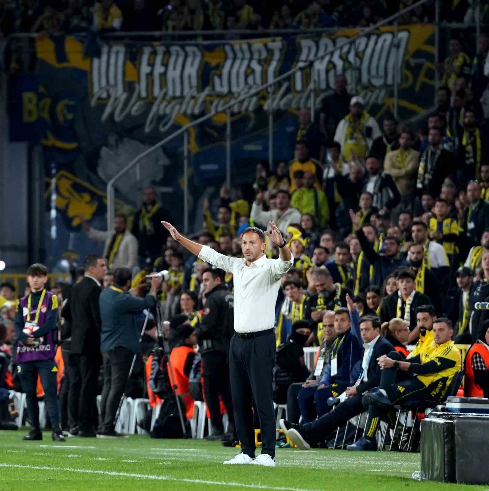 Trendyol Süper Lig: Fenerbahçe: 0 - Antalyaspor: 0 (İlk yarı)