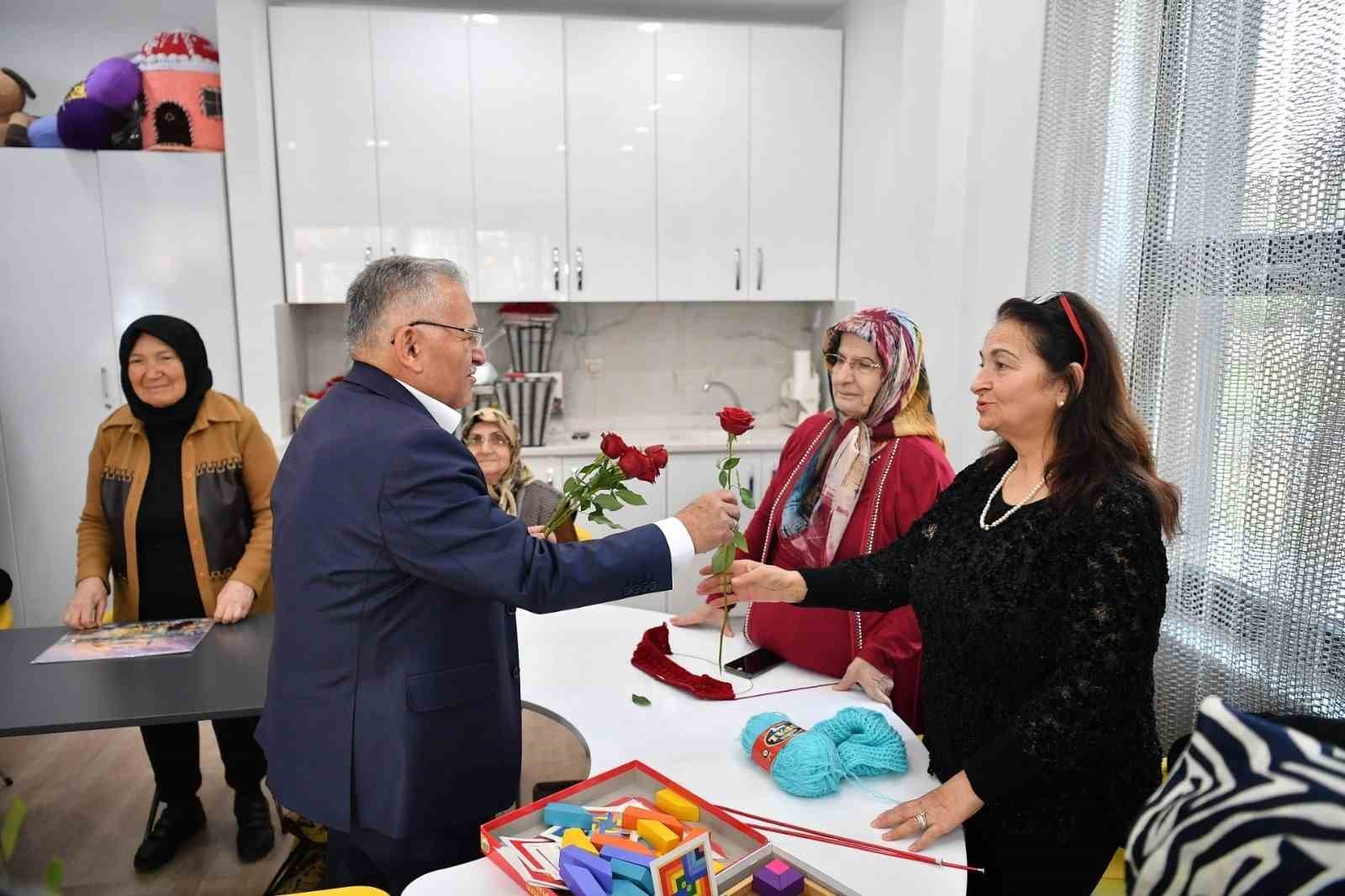 Başkan Büyükkılıç’tan ulu çınarlara vefa dolu ziyaret
