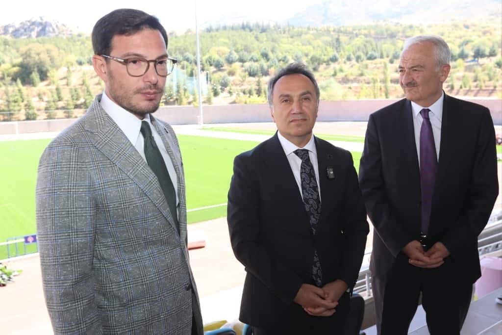 TOGÜ futbol sahası FIFA standartlarına uygun şekilde yenilendi
